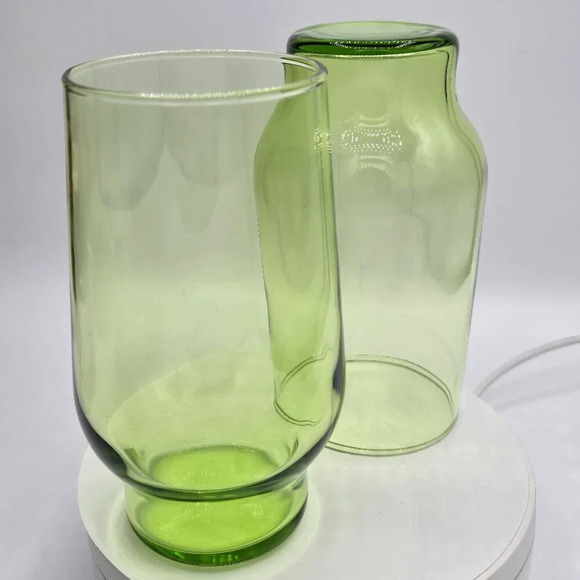 Pair  of light green drinking glasses - Picture 1 of 7